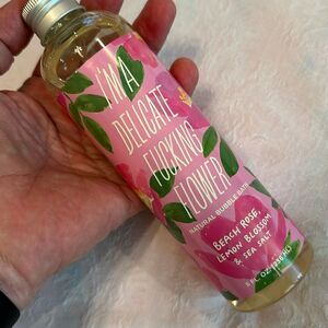 Blue Q Bubble Bath Delicate Flower Beach Rose Lemon Blossom Sea Salt